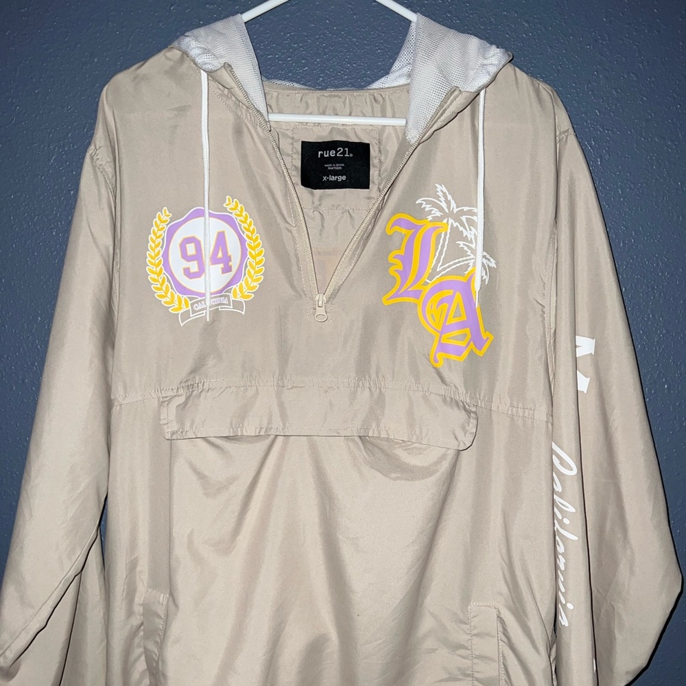 Rue21 LA XL Windbreaker Jacket! Clean, Comfortable and light weight!